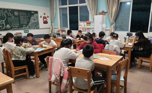 人均150册图书 这所乡村小学点亮孩子的“星辰大海”